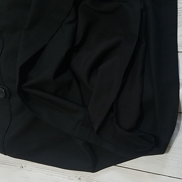NWT The Limited Size 12 Black skirt with liner. - Picture 7 of 8
